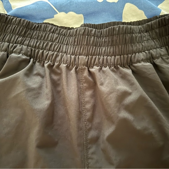 Vuori Villa Black Shorts medium - Picture 5 of 8